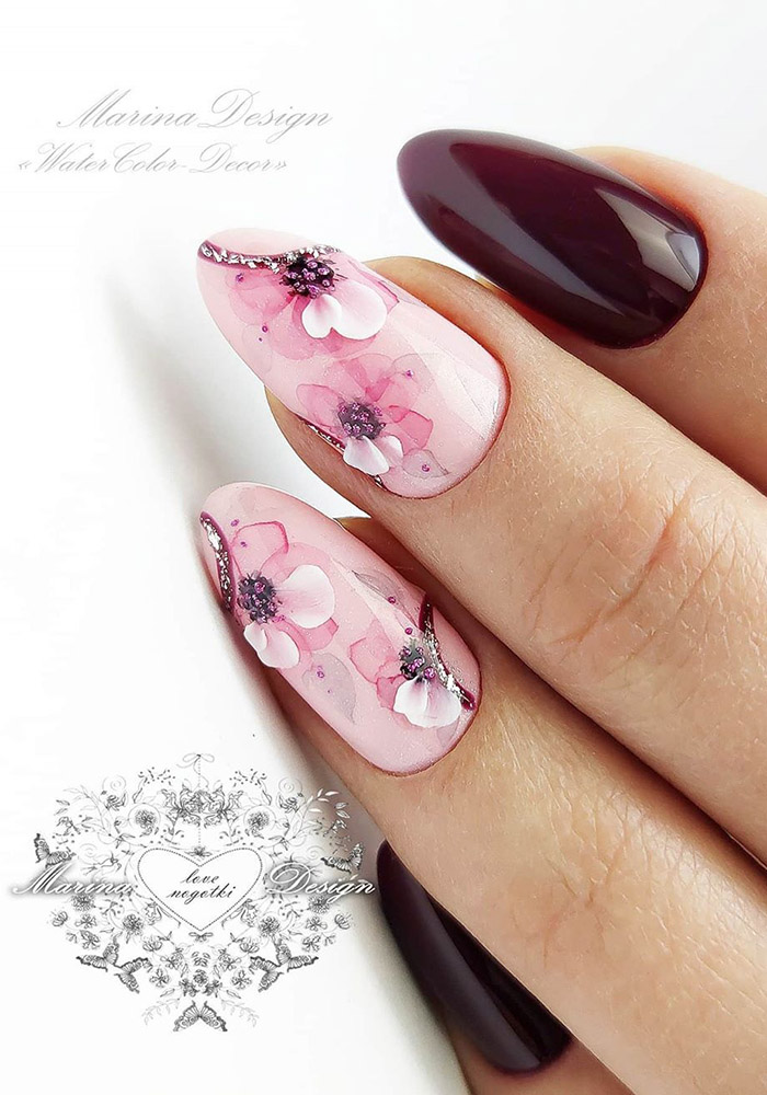 маникюр на 8 марта лютики