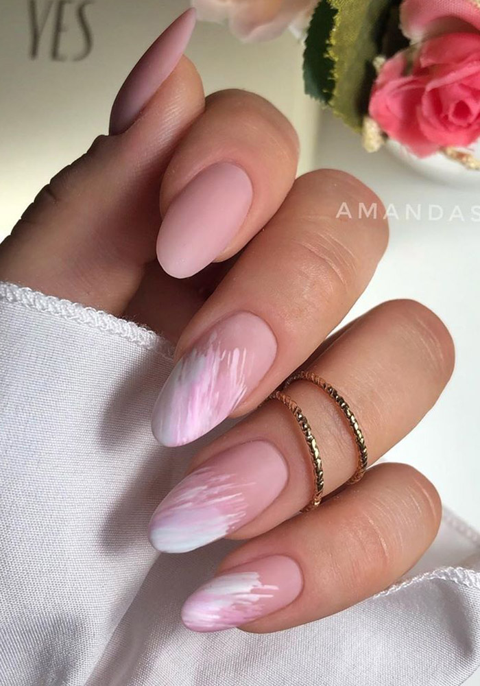 маникюр на 8 марта растяжки