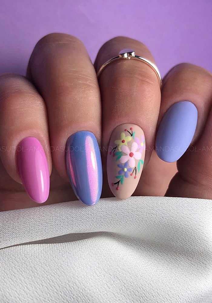 маникюр на 8 марта цветы