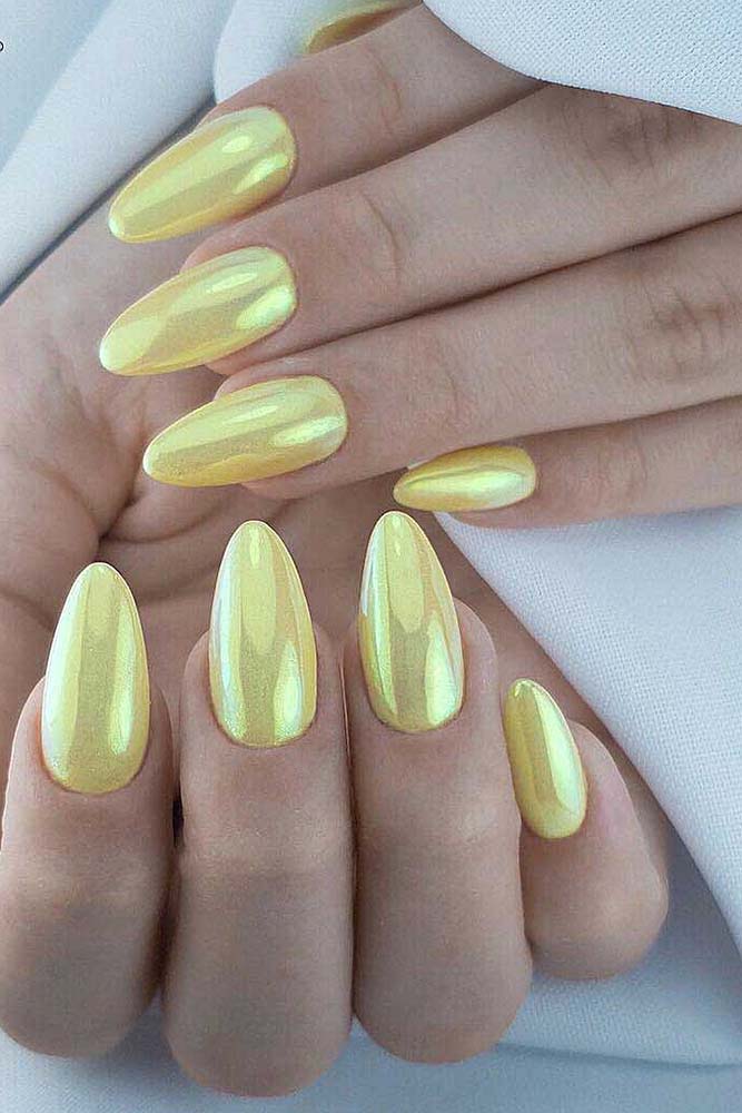 модный маникюр втирка желтая
