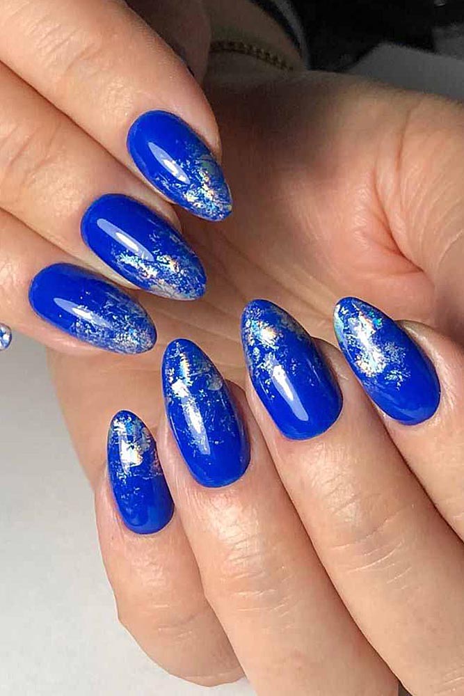 модный маникюр индиго