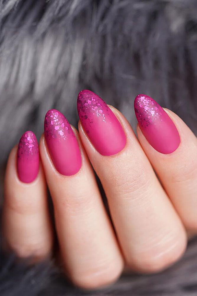 модный маникюр матовый цикломен