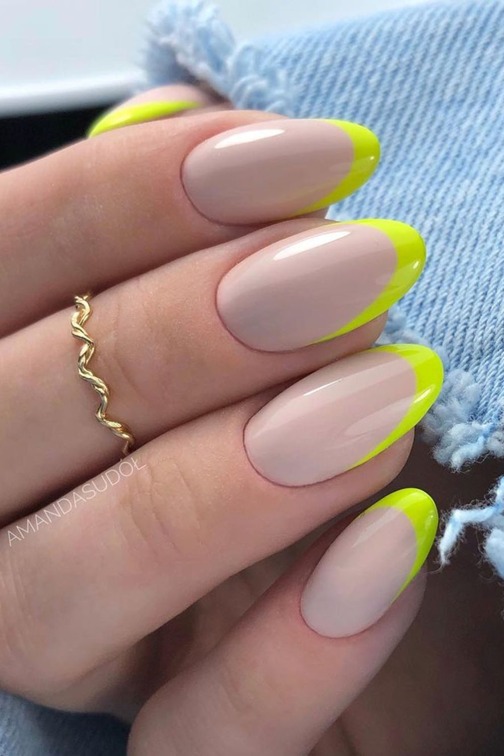 модный маникюр френч лимон