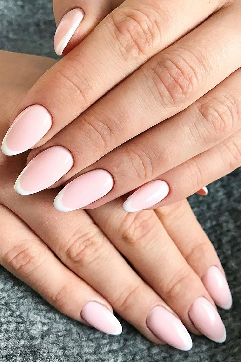 модный маникюр френч матовый