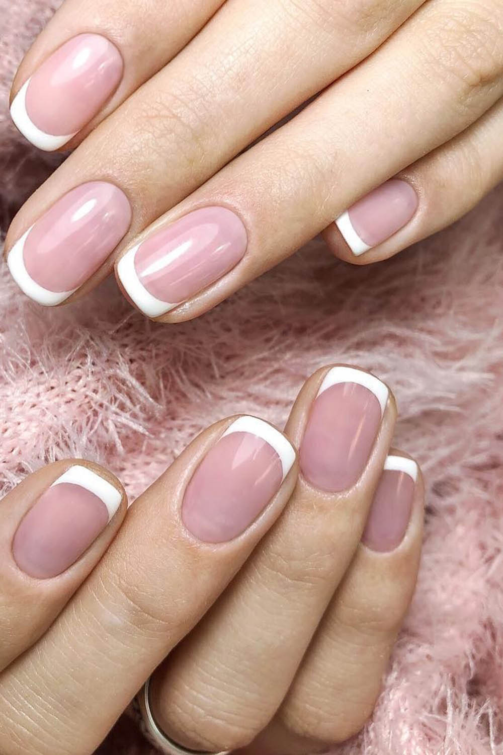 модный маникюр френч нежный