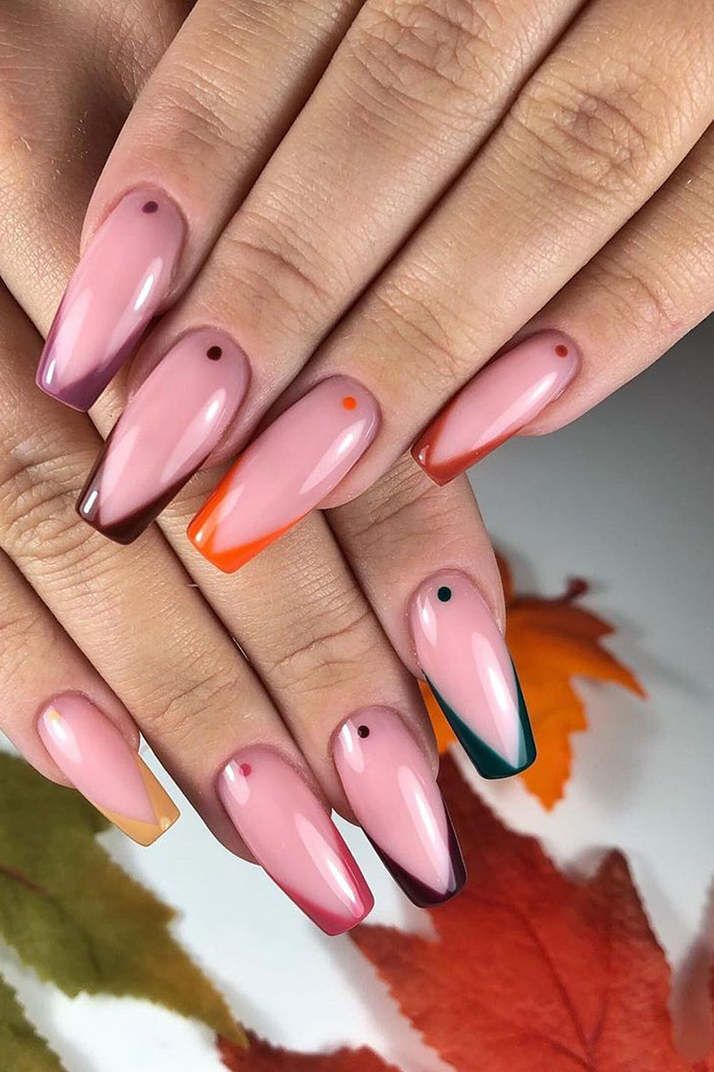 модный маникюр френч цвета