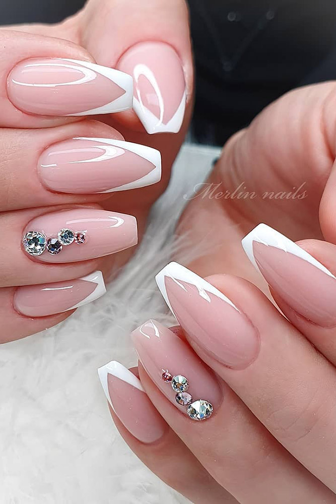 новогодний маникюр френч большие камни