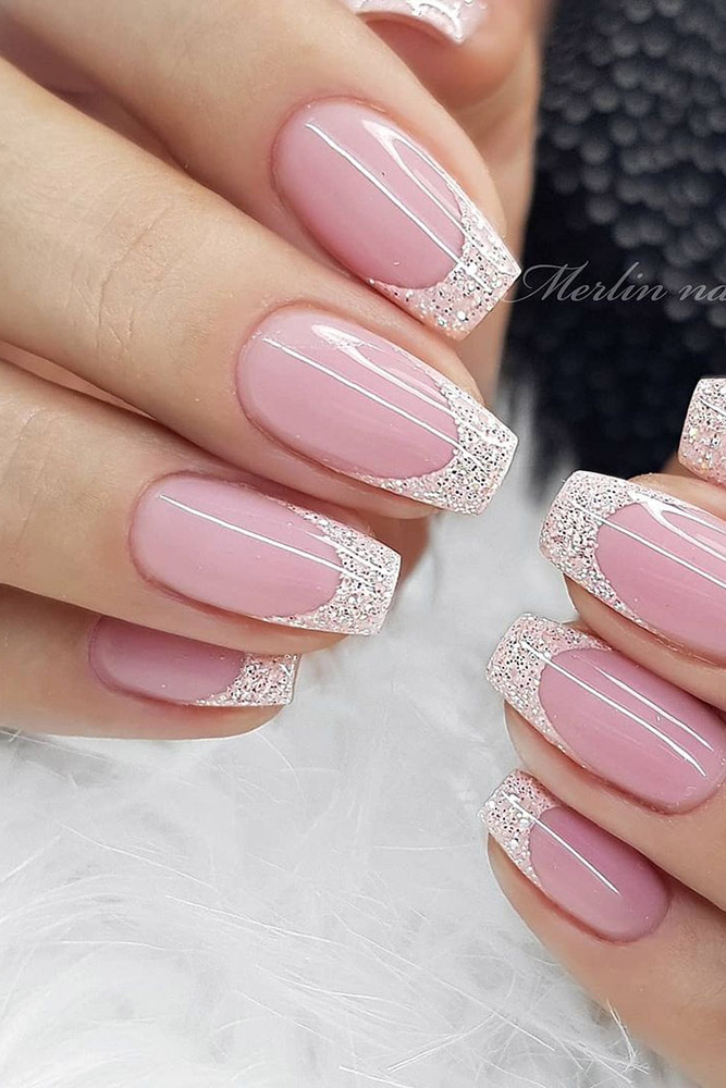 новогодний маникюр френч глитер