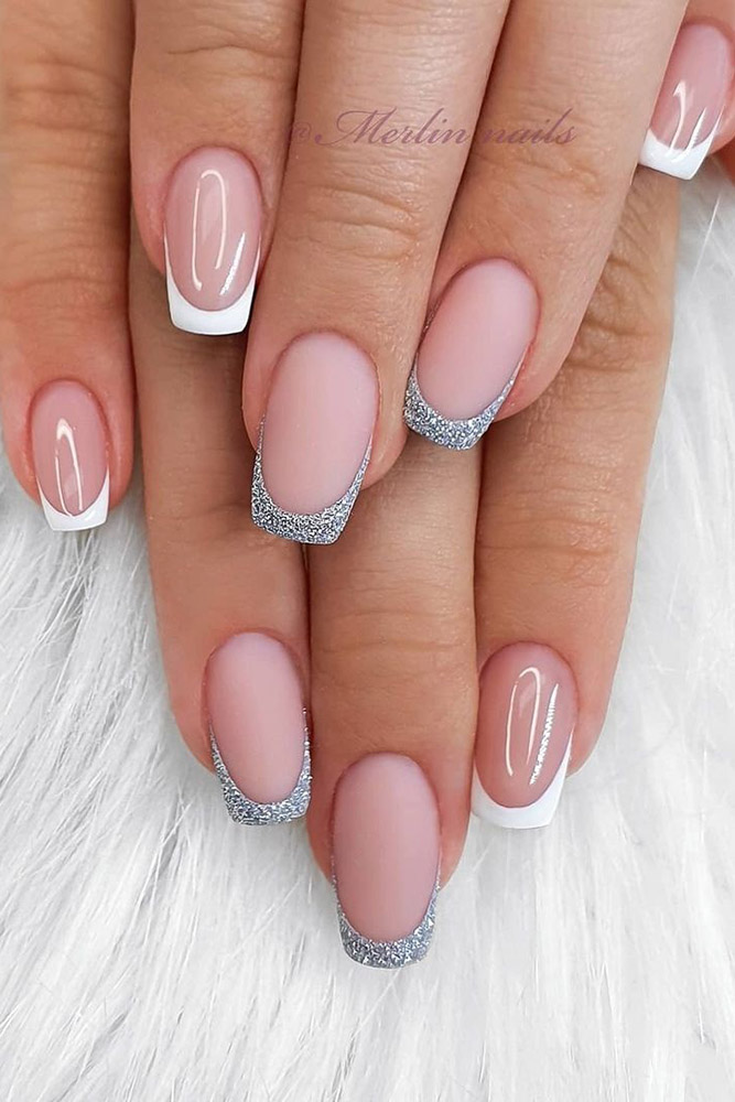 новогодний маникюр френч матовый