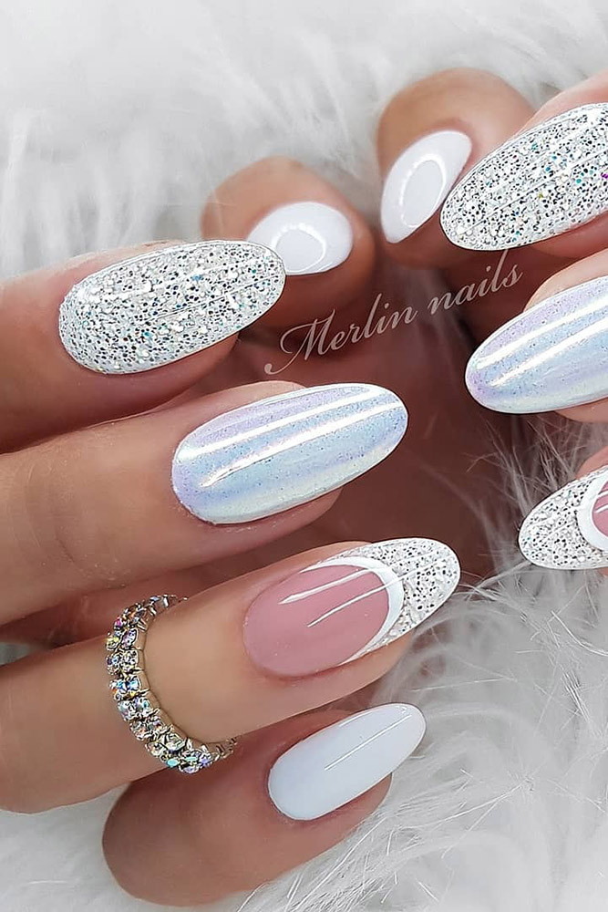 новогодний маникюр френч стразы