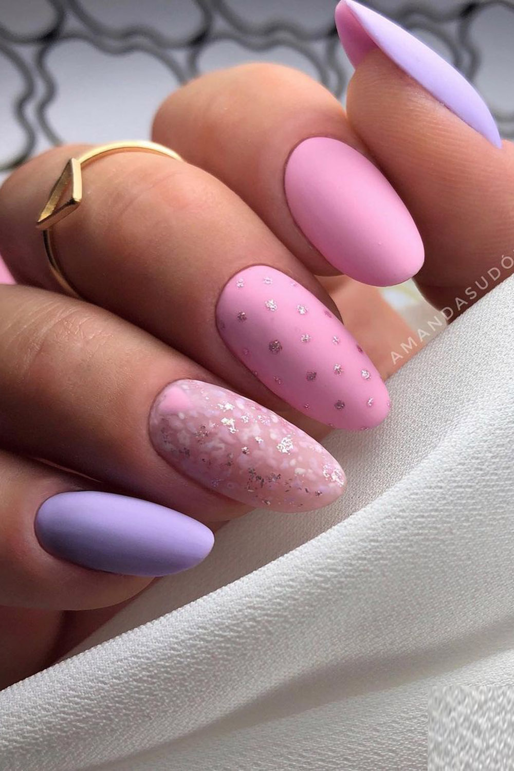 маникюр-матовый сиреневые розовые оттенки