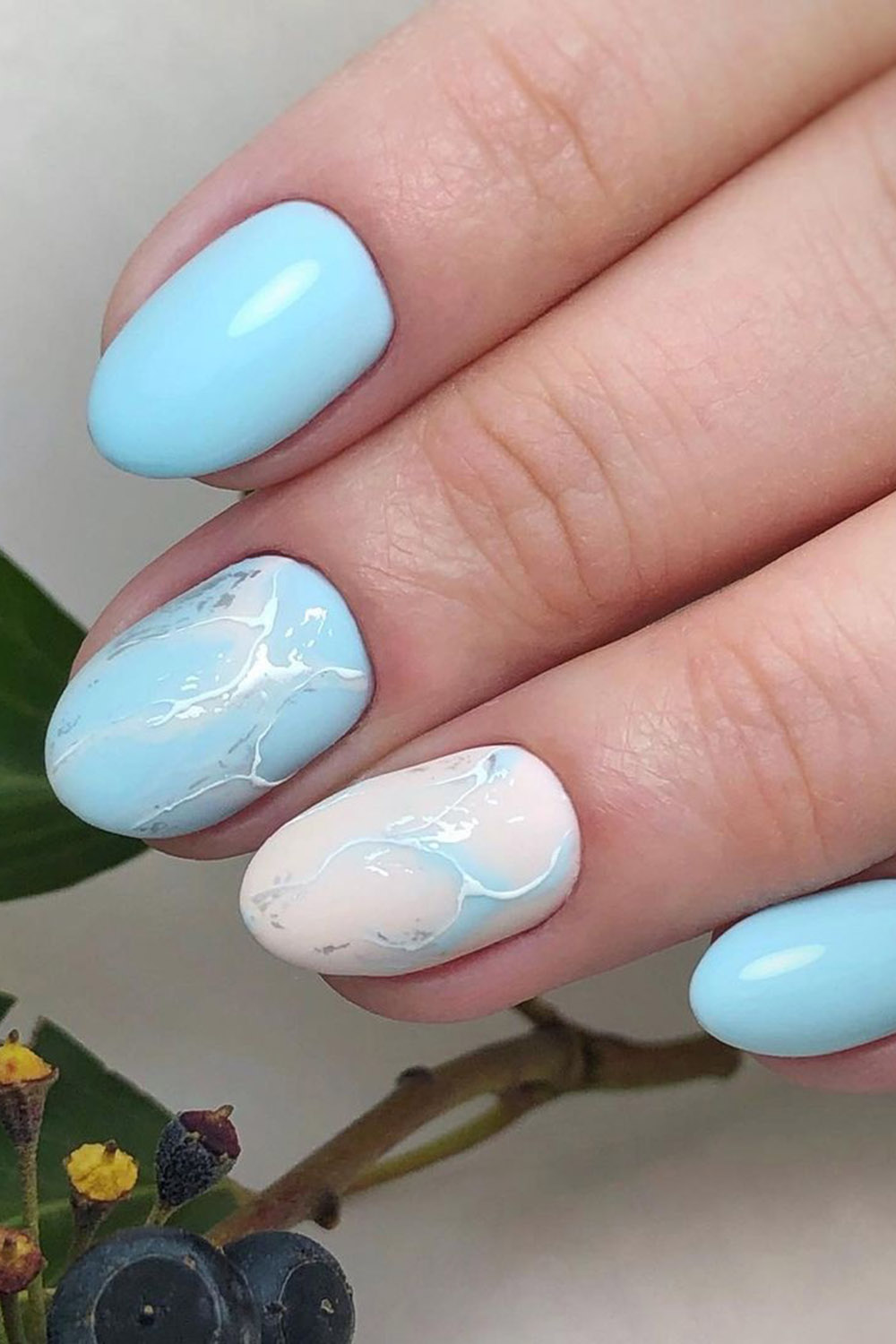 модный маникюр бирюзовый мрамор