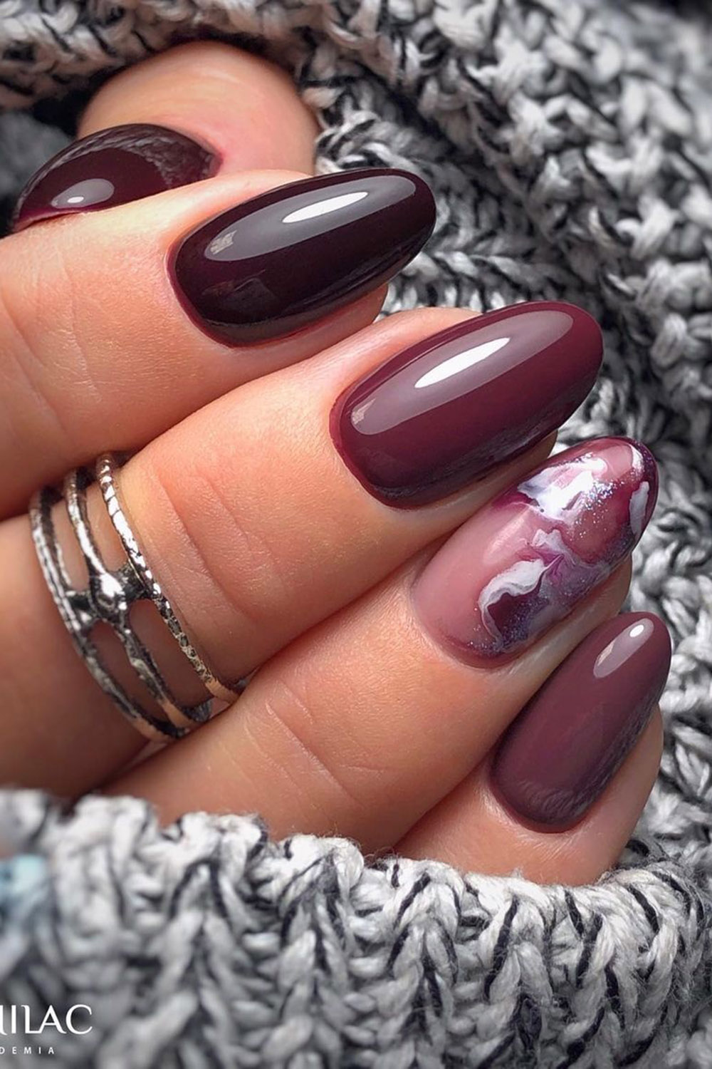модный маникюр бордо