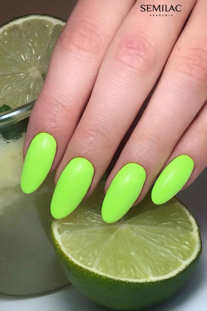 модный маникюр лаймовый