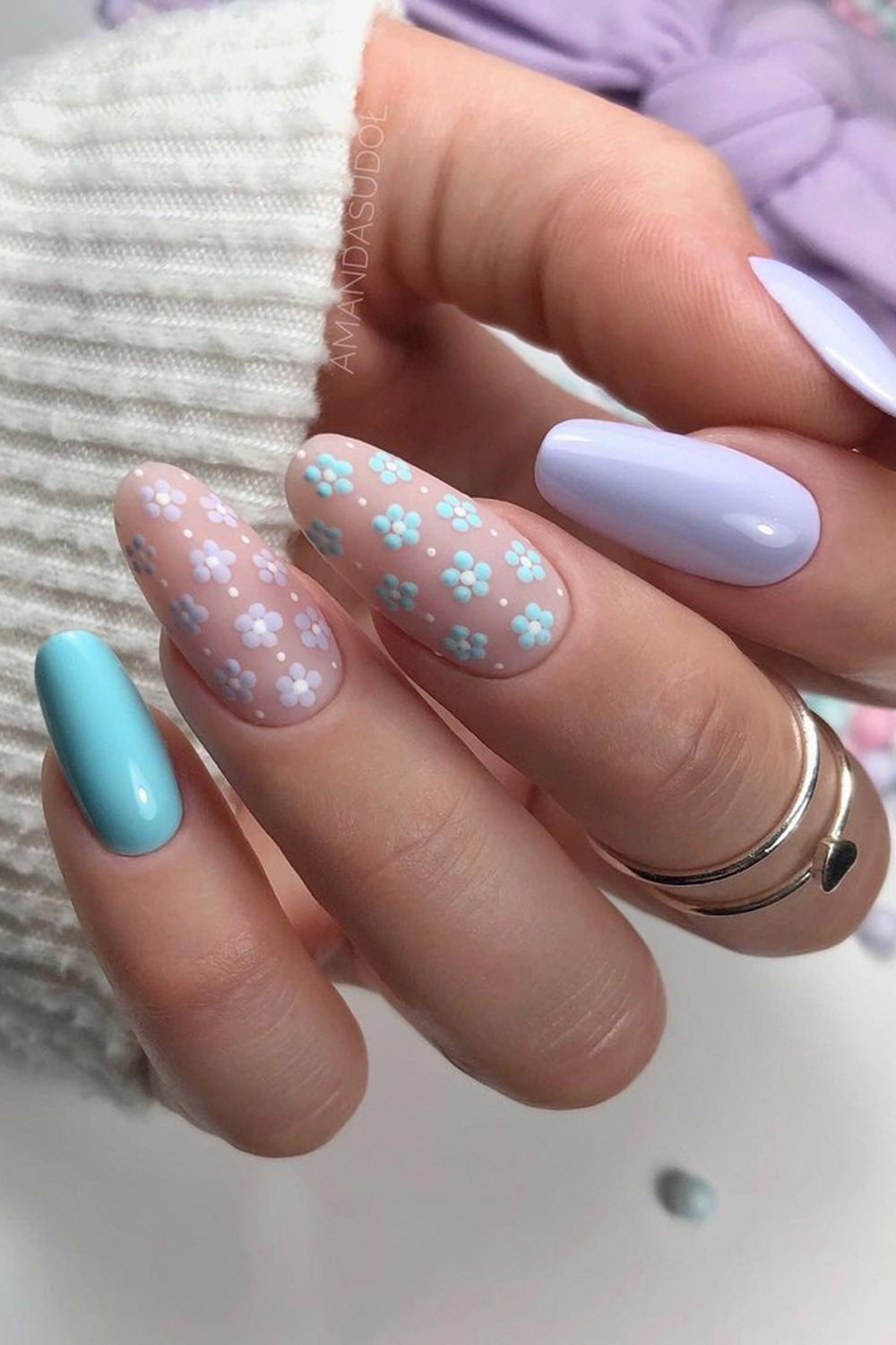 модный маникюр нежный цветы