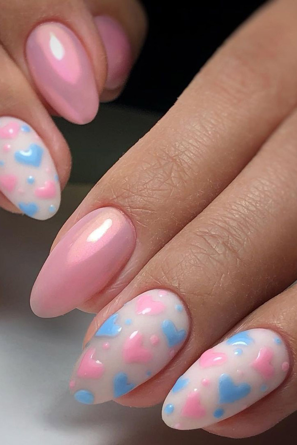 модный маникюр перламутр сердечки