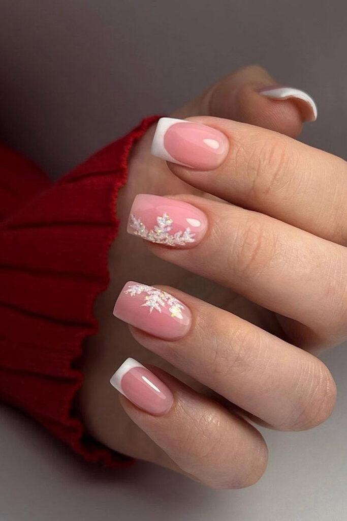 новогодний маникюр маникюр со снежинками френч