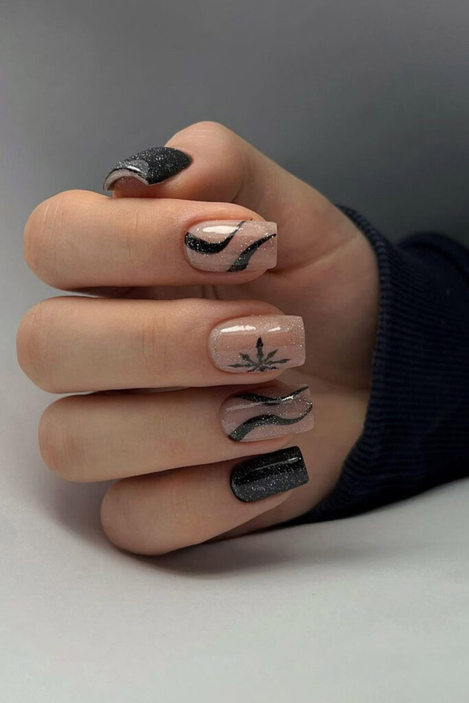 новогодний маникюр маникюр со снежинками черный нюдовый