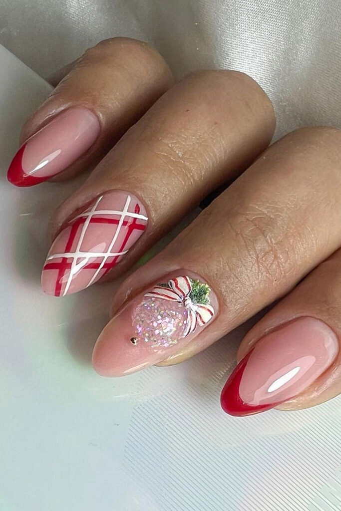 новогодний маникюр на длинные ногти красные линии