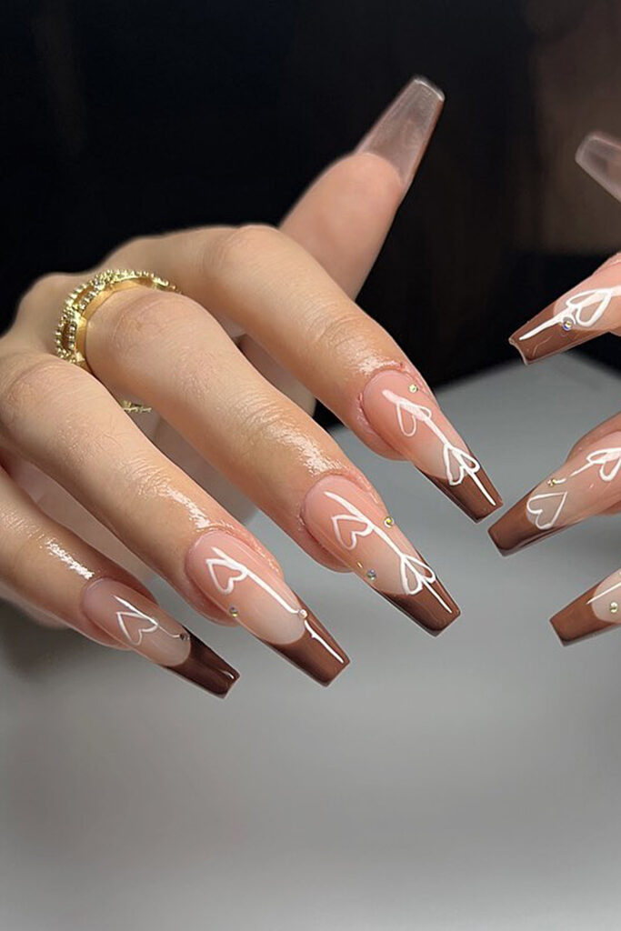 коричневый маникюр длинные ногти френч сердца