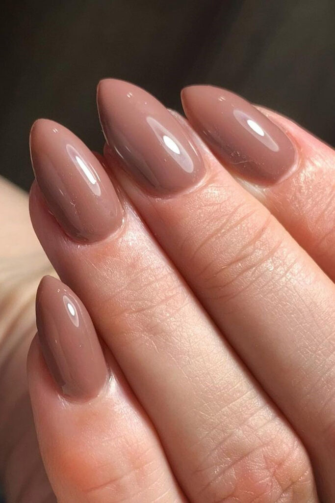 коричневый маникюр длинный светло коричневый