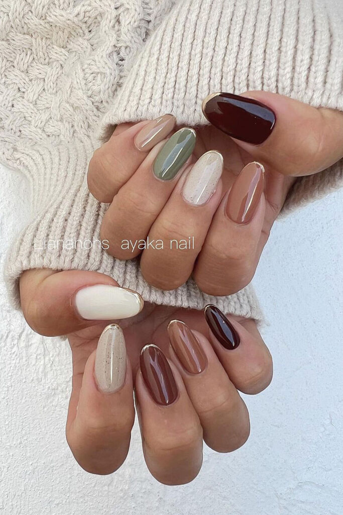 коричневый маникюр френч с золотом